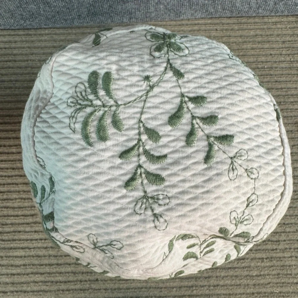 N/A quilted bucket